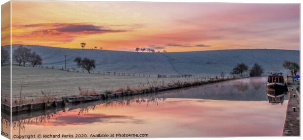 A cold and frosty morning Canvas Print by Richard Perks