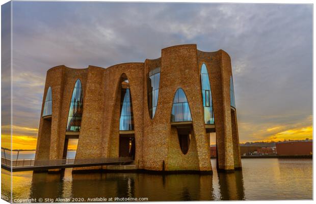 New iconic building in Vejle harbor Canvas Print by Stig Alenäs