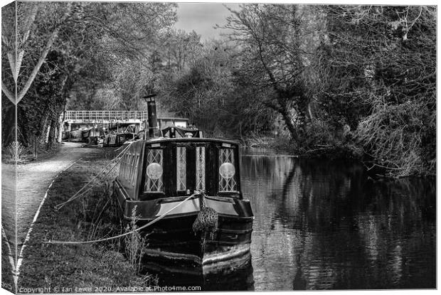 Moored On The Kennet and Avon Canvas Print by Ian Lewis