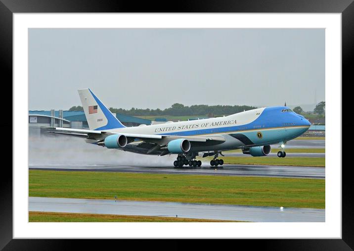 Air Force One departing Prestwick Scotland. Framed Mounted Print by Allan Durward Photography