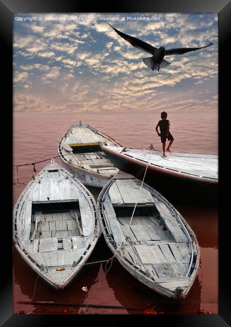 Volo sul Gange Framed Print by Salvatore Valente