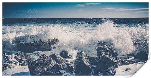 Crashing Waves Print by Duncan Loraine