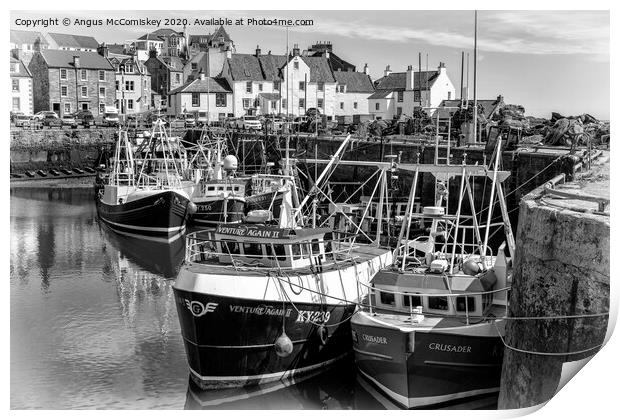 Fishing boats moored in Pittenweem Harbour mono Print by Angus McComiskey