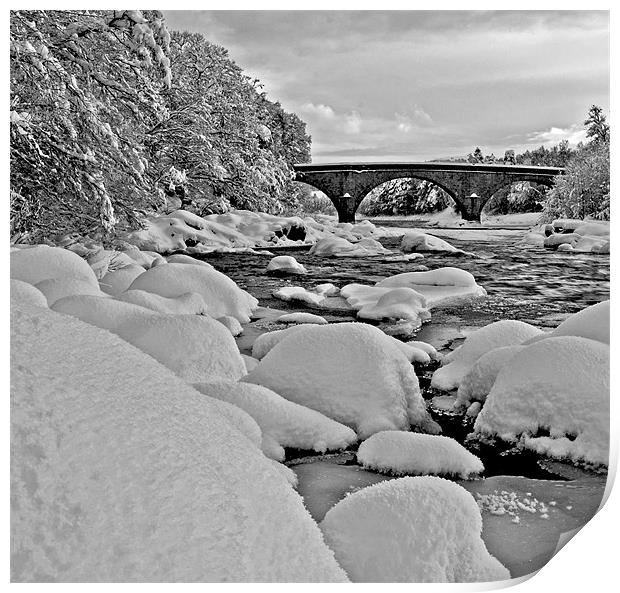 Potarch Bridge, winter Print by alan bain