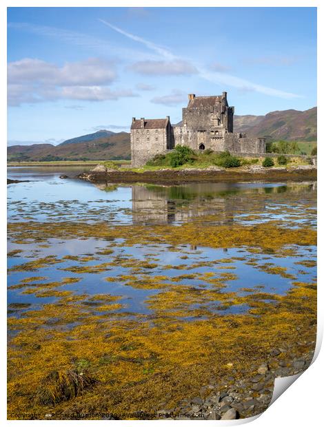 Eilean Donan Castle Print by Richard Burdon
