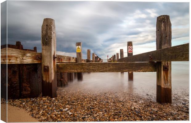 Lowestoft Sea defences Canvas Print by Kevin Snelling