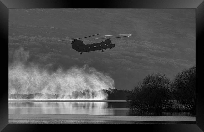 Chinook landing Framed Print by Rory Trappe