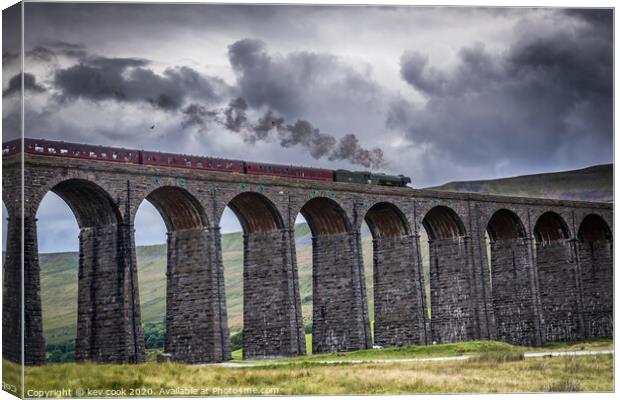Ribblehead viaduct Canvas Print by kevin cook