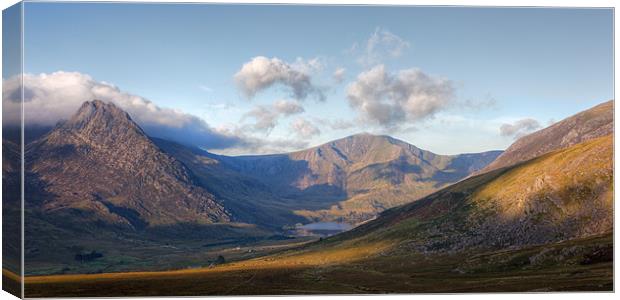 Ogwen valley - North wales Canvas Print by Rory Trappe