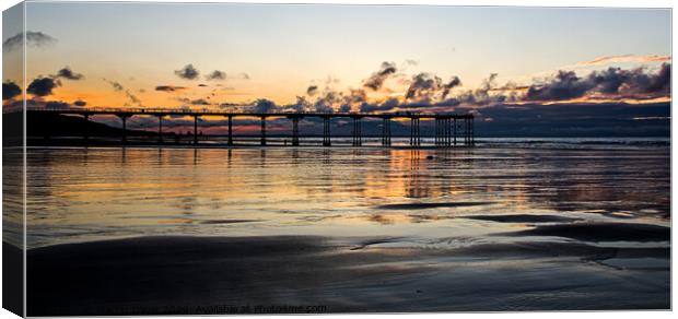 Saltburn Pier at Sunset Canvas Print by Martin Davis