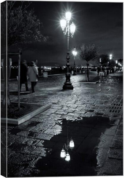 Sreetlamp at Night, venice Canvas Print by Jean Gill