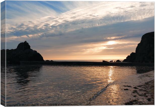Hope Cove Sunset Canvas Print by Richard Fearon