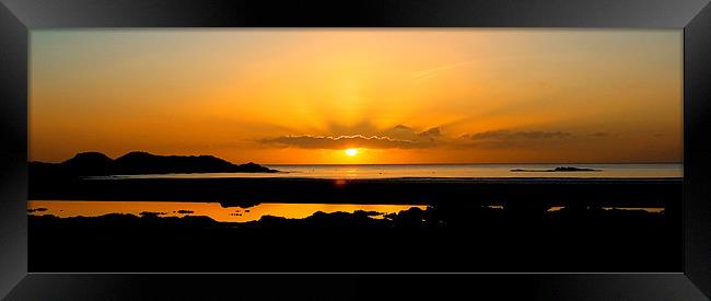 Summer evening glow Framed Print by Simone Williams