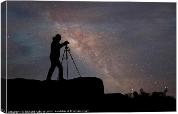 Preparing for the milky way Canvas Print by Richard Ashbee