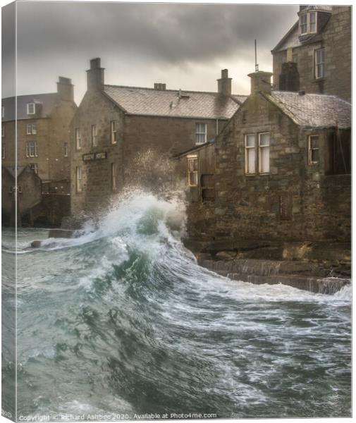 Stormy seas Canvas Print by Richard Ashbee