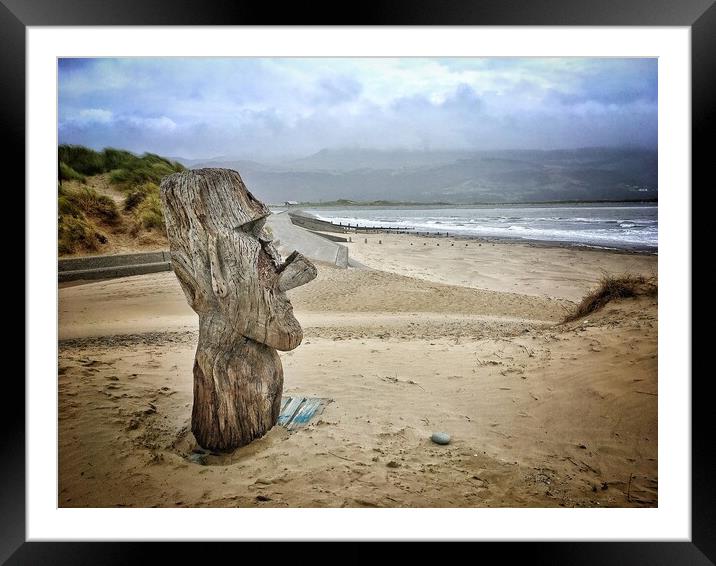 Barmouth beach Framed Mounted Print by Rachael Hood