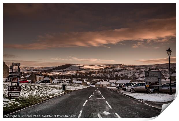 Sunsetting over Reeth Print by kevin cook