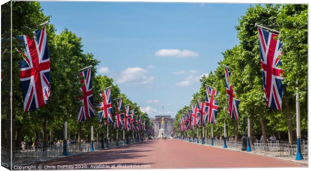 The Mall and Buckingham Palace in London Canvas Print by Chris Dorney