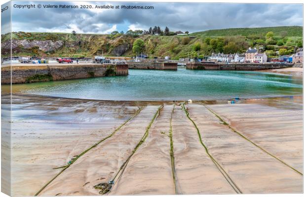 Stonehaven  Bay Canvas Print by Valerie Paterson