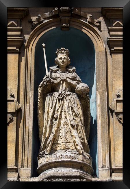 Queen Elizabeth I Statue on Fleet Street in London Framed Print by Chris Dorney
