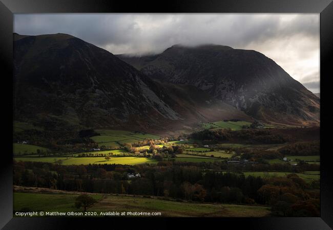 Beautiful Autumn Fall landscape view along valley towards Mellbreak and Grasmoor in Lake District with vibrant epic lighting in late afternoon Framed Print by Matthew Gibson
