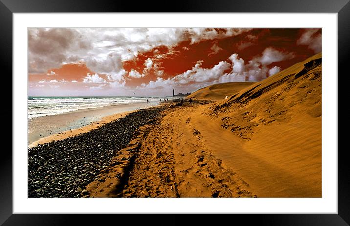 Beach under a blood red sky Framed Mounted Print by Rob Hawkins