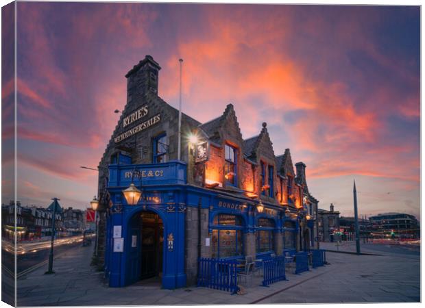 Ryrie’s Bar, Edinburgh at sunset Canvas Print by Steven Lennie