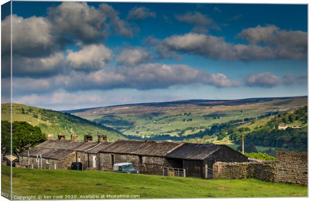 Gunnerside farms Canvas Print by kevin cook