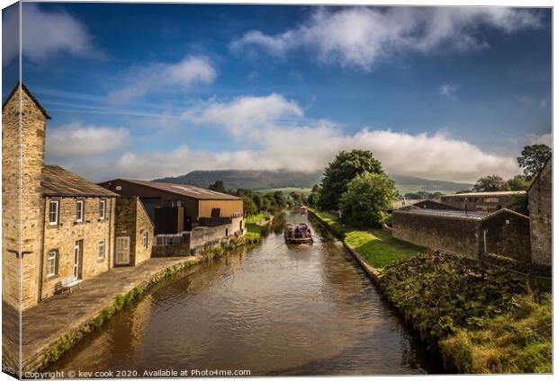 Gargrave canal Canvas Print by kevin cook