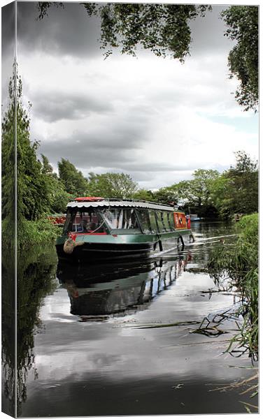 pocklington canal boat Canvas Print by Martin Parkinson