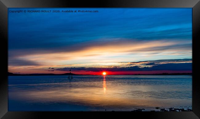 Loughor estuary sunset Framed Print by RICHARD MOULT
