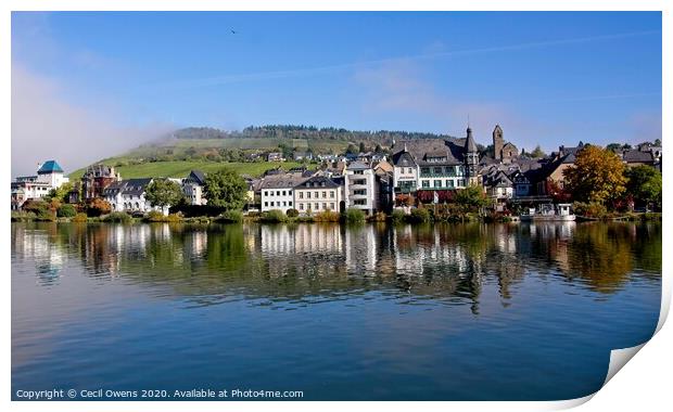 Foggy on the Mosel river Print by Cecil Owens