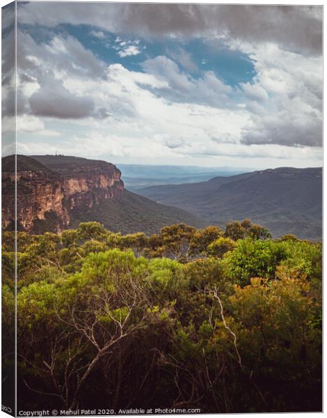 View of the Jamison Valley across the Blue Mountains from the Wentworth Falls lookout, Wentworth Falls, New South Wales, Australia Canvas Print by Mehul Patel