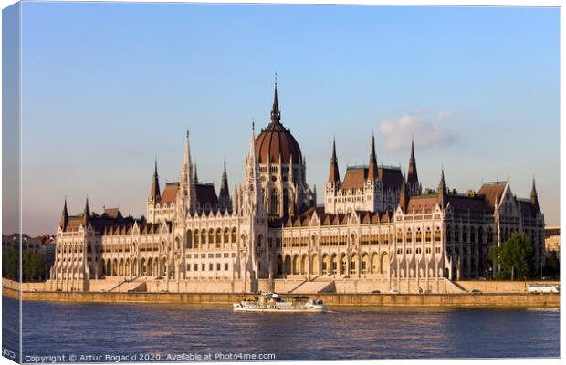 Hungarian Parliament Building in Budapest Canvas Print by Artur Bogacki