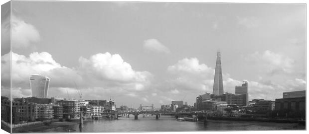 Majestic London Skyline  Canvas Print by Beryl Curran