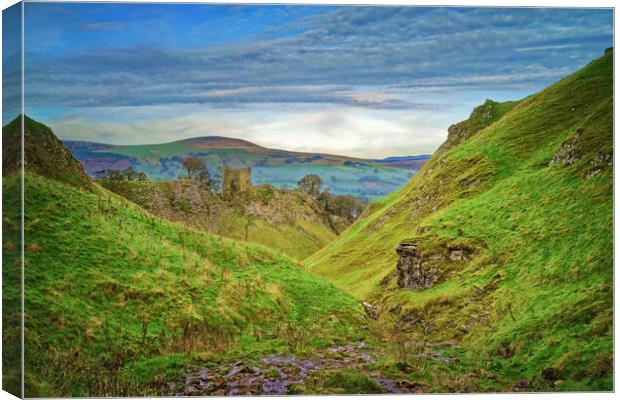 Peveril Castle from Cave Dale Canvas Print by Darren Galpin