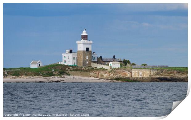 The lighthouse on Amble Island, Northumberland Print by Simon Marlow