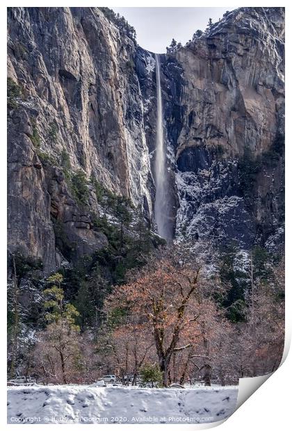 Bridaveil Falls, Yosemite in the snow. Print by harry van Gorkum