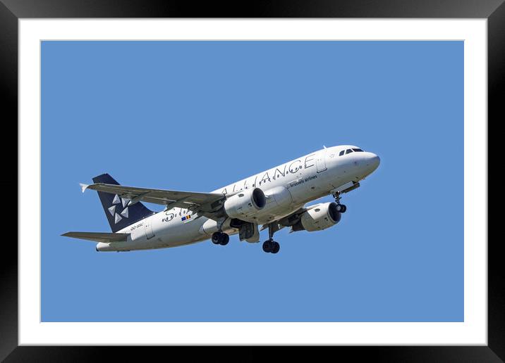 Star Alliance Airbus A319-112 Framed Mounted Print by Arterra 