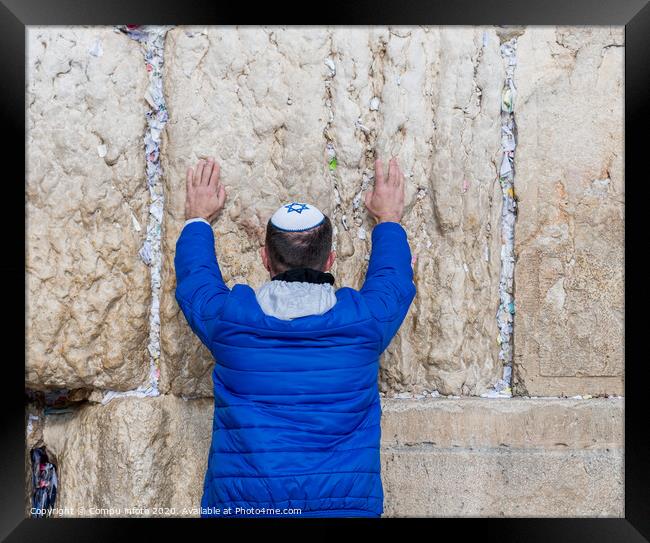jewish pray at the wall in jerusalem Framed Print by Chris Willemsen