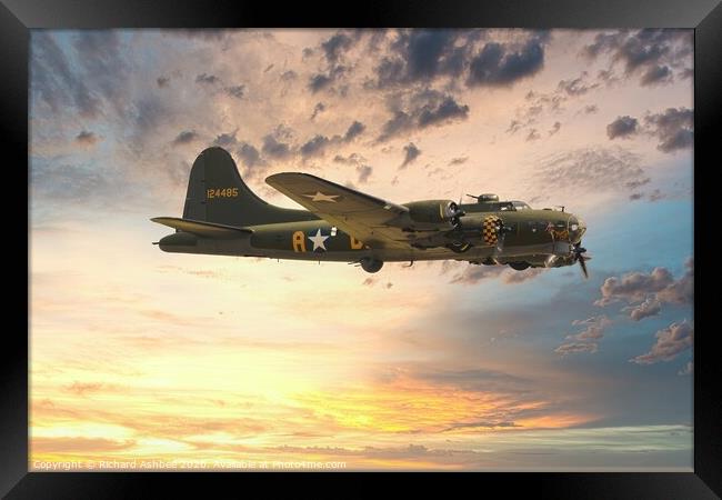 B17 Mission complete Framed Print by Richard Ashbee