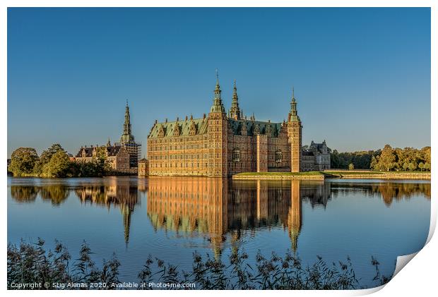 Frederiksborg Castle in a mirror-gloss reflection at surise  Print by Stig Alenäs