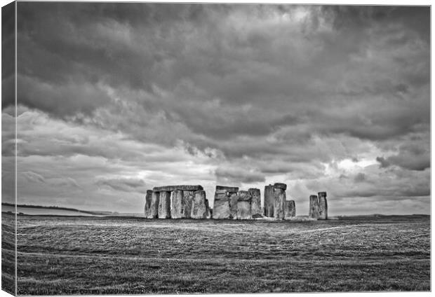 Stonehenge, Wiltshire, UK. Canvas Print by Peter Bolton