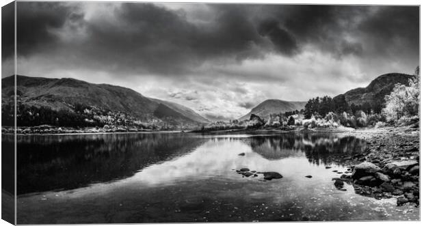 Thirlmere Cumbria, UK Canvas Print by Maggie McCall