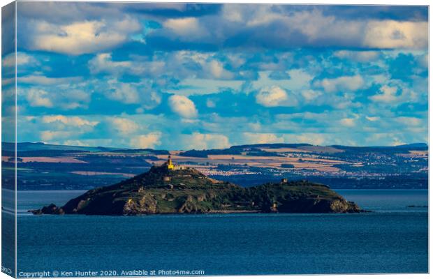 Inchkeith Island, River Forth Estuary Canvas Print by Ken Hunter