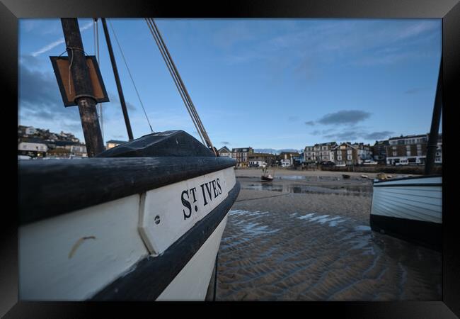 St Ives Harbour, Cornwall Framed Print by Dan Ward