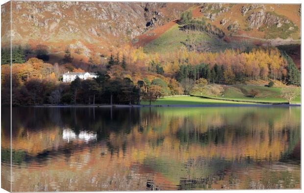 Lake Buttermere in the Lake District Canvas Print by MIKE HUTTON