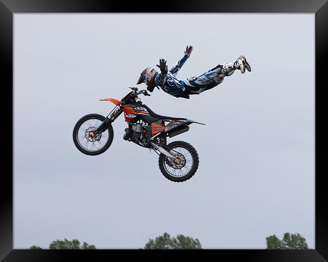 Freestyle stunt show Framed Print by Sam Smith
