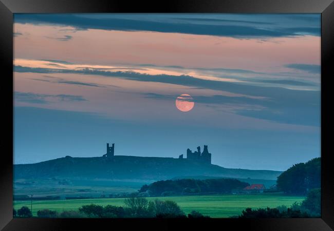 The Majestic Ruins of Dunstanburgh Castle Framed Print by Tracey Turner