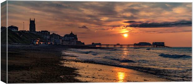 Sunset, Cromer, 26th May 2016 Canvas Print by Andrew Sharpe